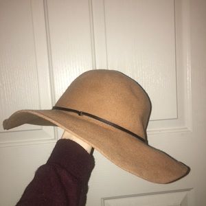 adorable floppy hat